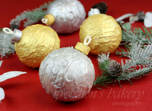 Christmas Ornament Cakes
