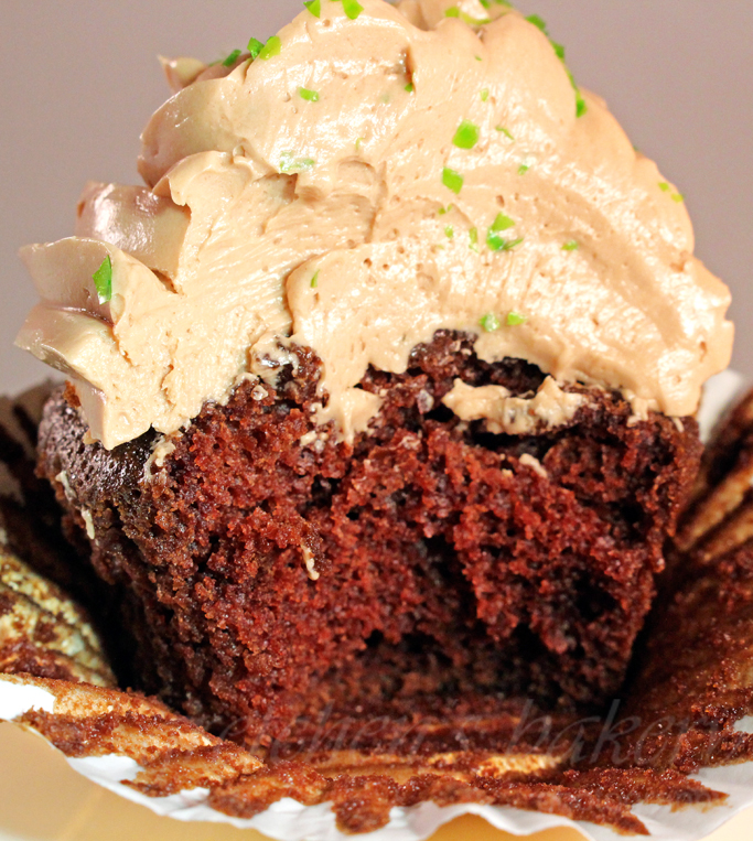 Vegan Bailey's Irish Cream Cupcakes