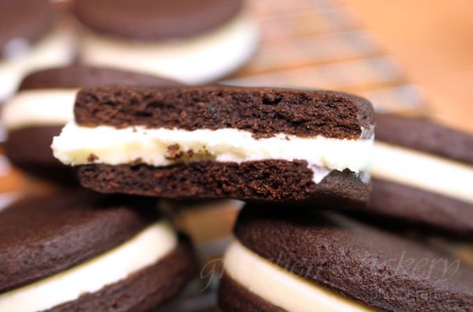 Homemade Vegan Oreo Cookies