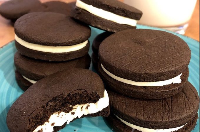 Homemade Vegan Oreo Cookies