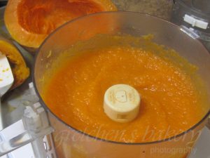 How to Make your Own Pumpkin Puree