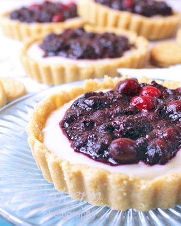 White Chocolate Berry Cream Pie