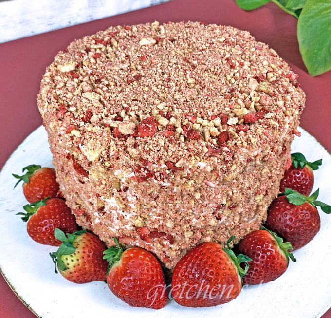 Strawberry Shortcake Crunch Cake