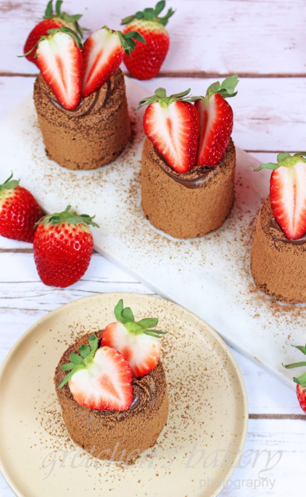 Vegan Strawberry with Strawberry Oreo Mousse Mini Cupcakes - Dozen – Patty's Cakes and Desserts