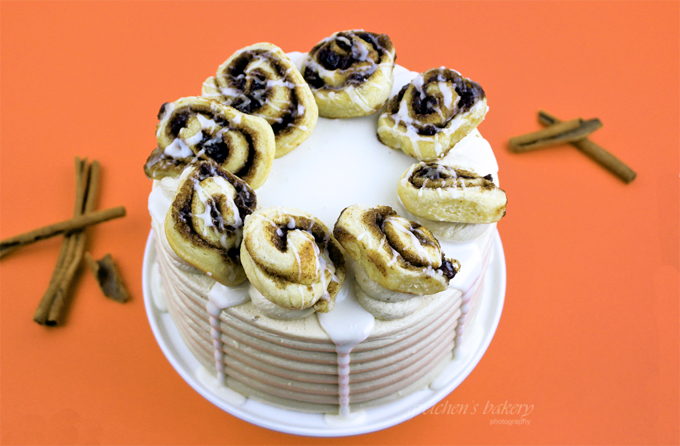 Cinnamon Bun Cake