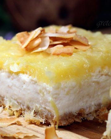 Piña Colada Cheesecake Bars