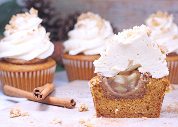Apple Pie Stuffed Pumpkin Cupcakes