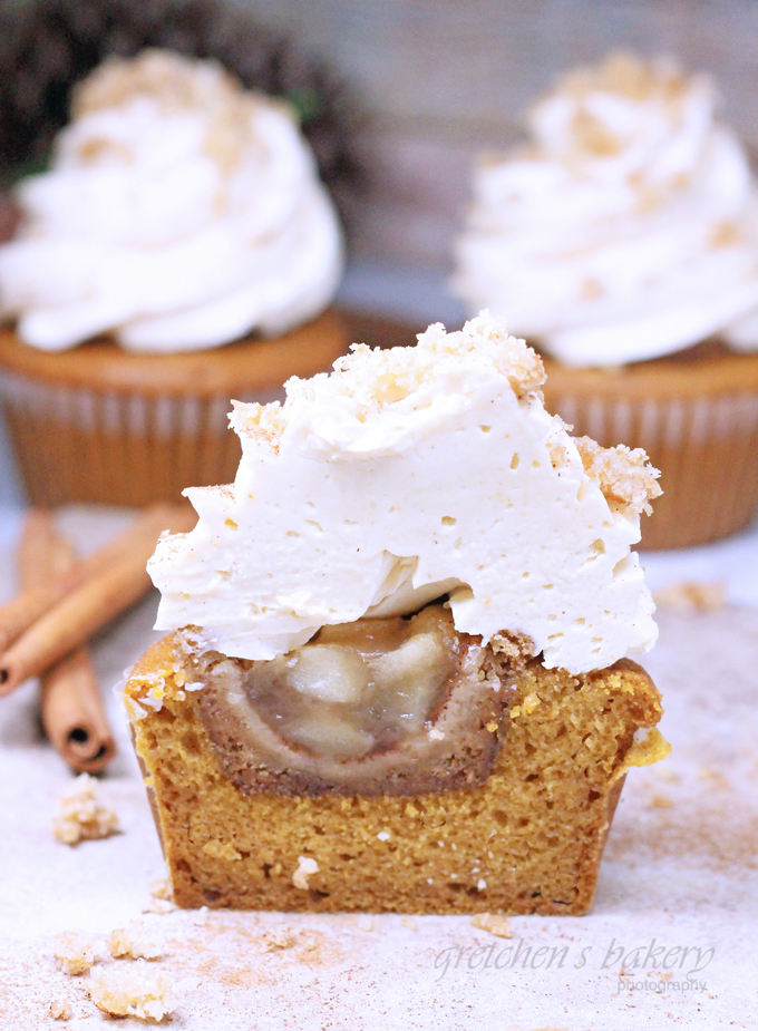 Apple Pie Stuffed Pumpkin Cupcakes