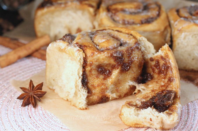 Molasses Gingerbread Cinnamon Rolls