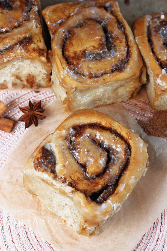 Molasses Gingerbread Cinnamon Rolls