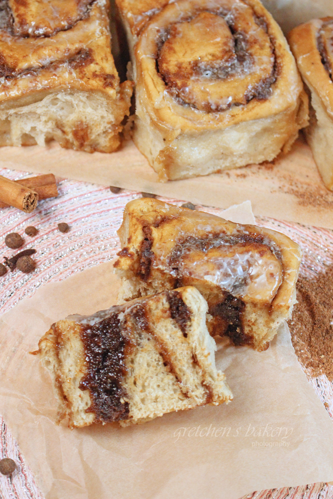 Molasses Gingerbread Cinnamon Rolls