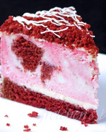 Red Velvet Cheesecake