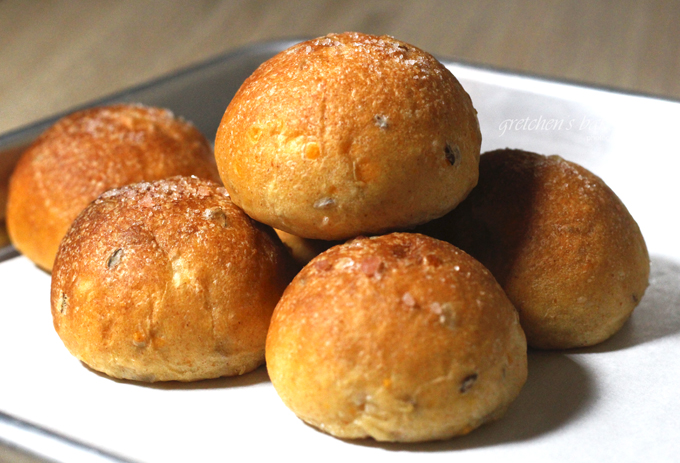 Parker House Dinner Rolls ~ Rye Cheese