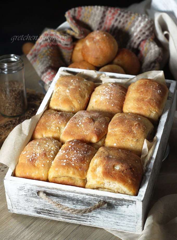 Parker House Dinner Rolls ~ Rye Cheese