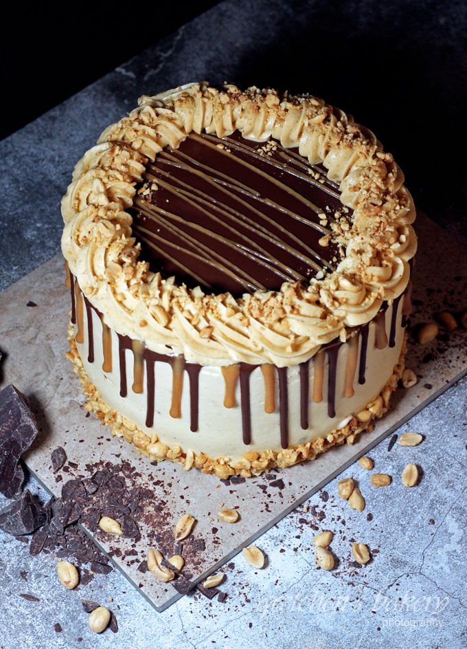 Snickers Cake ~Vegan