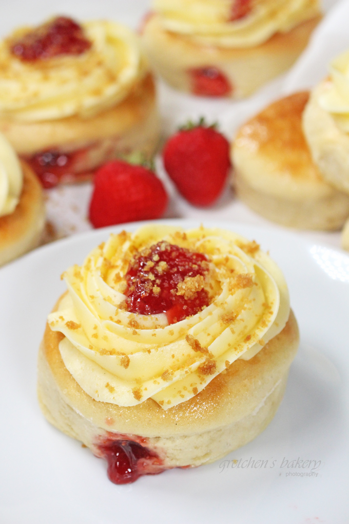 Strawberry Cheesecake Donuts