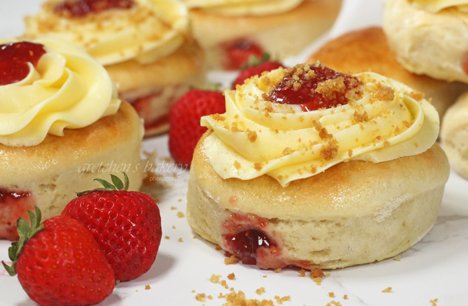 Strawberry Cheesecake Donuts