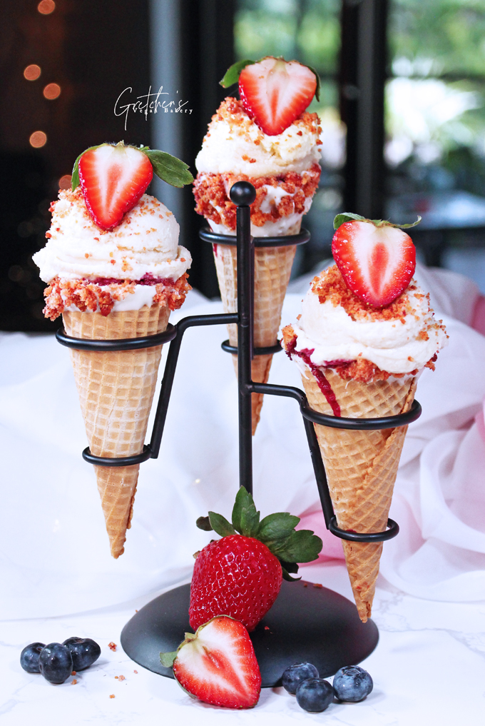 Strawberry Cheesecake Crunch Cones