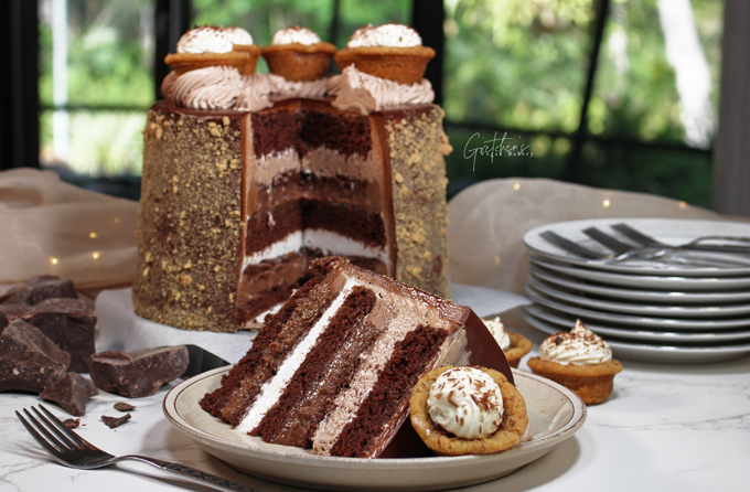 Vegan Chocolate Cream Pie Cake