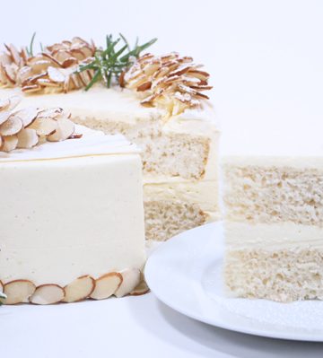 White Christmas Cake