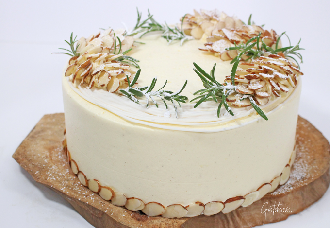 White Christmas Cake