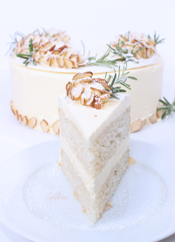 https://www.gretchensveganbakery.com/wp-content/uploads/2023/11/white-christmas-cake-resized-2.jpg