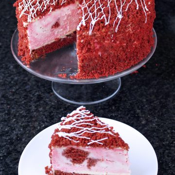 red velvet cheesecake