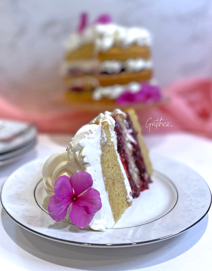 Blackberry Vanilla Cream Cake