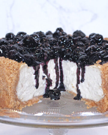 White Chocolate Blueberry Cheesecake